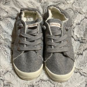 Tommy Bahama women’s 6 1/2 shoes.